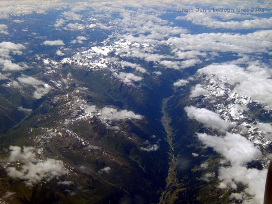 Luftaufnahme der sterreichischen Alpen