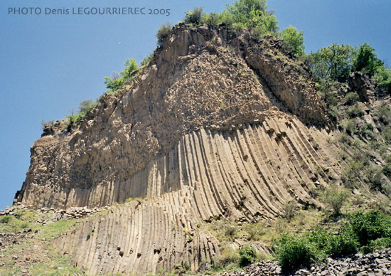 basalt rocks garni