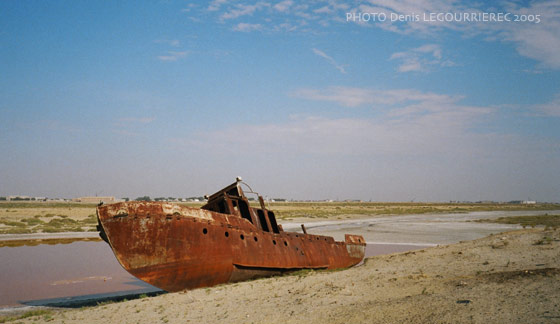 Aral sea rusting boat