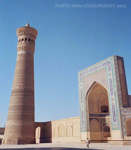BukharaRegistan (Kalon minaret and mosque)