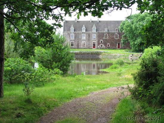 broceliande chateau de comper