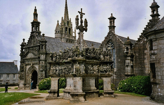 glise et calvaire de guimiliau