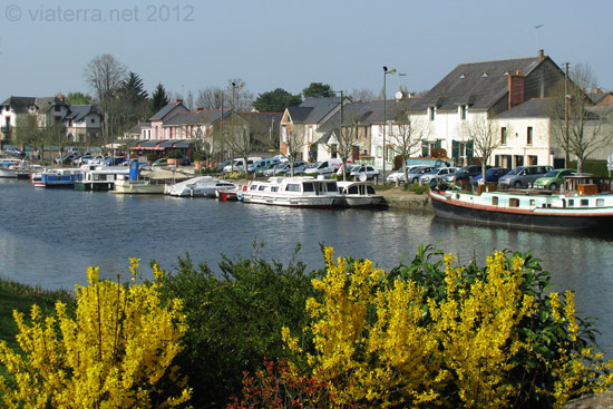 canal nantes-brest : port de Blain