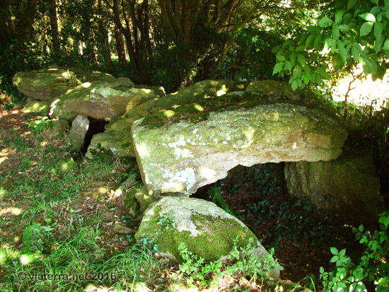 dolmen champ grosset quessoy