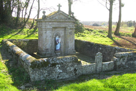 fontaine notre dame de carmes neuillac