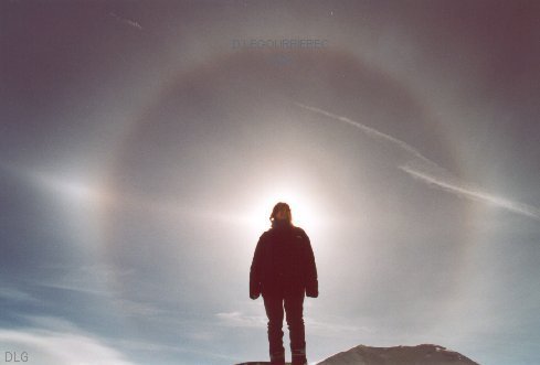 sun halo mountains