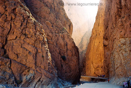 todra gorges cliffs